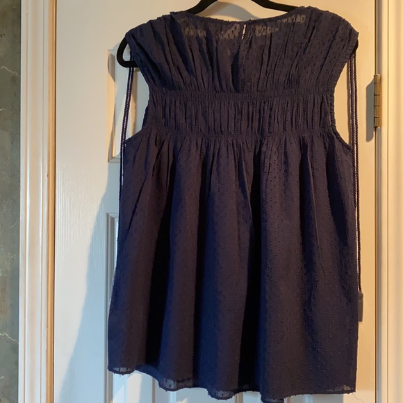 Top - Picture 2 of 4